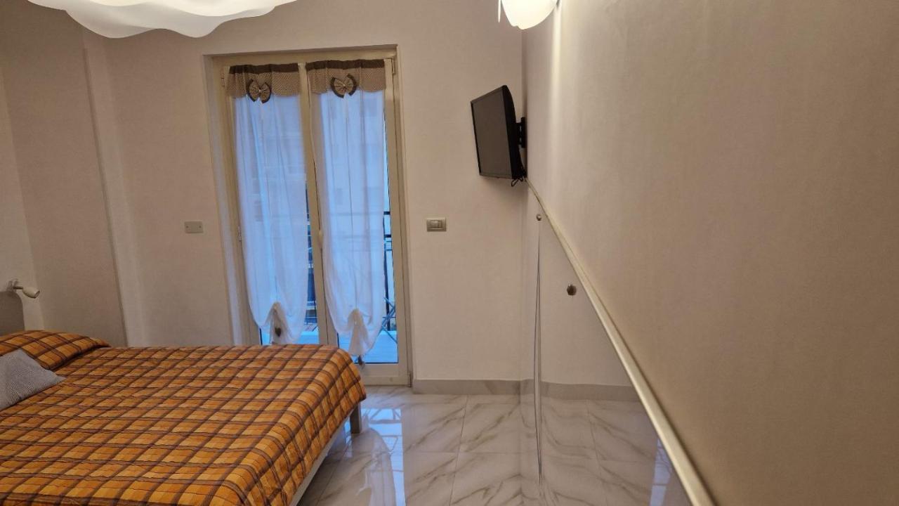 Appartement Olimpia à Arma di Taggia Extérieur photo