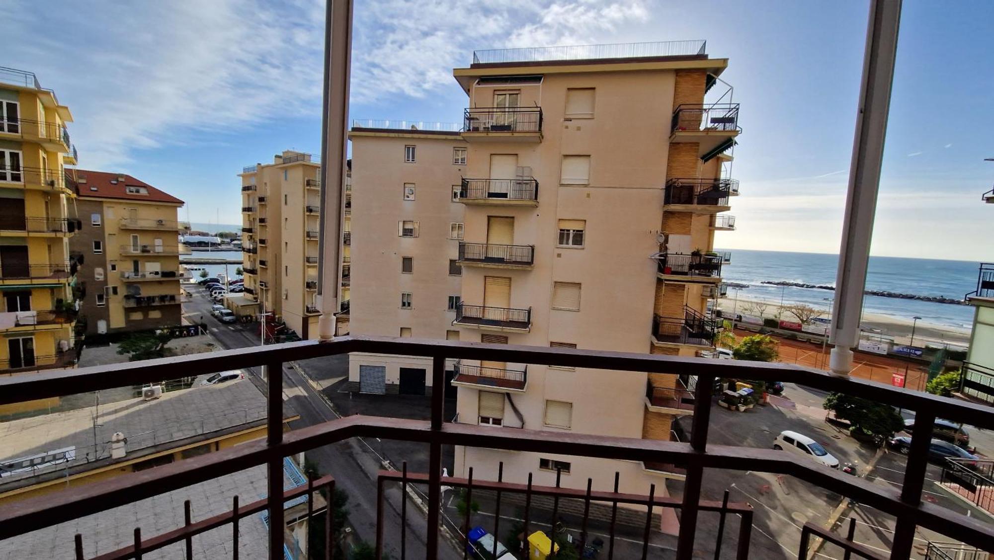 Appartement Olimpia à Arma di Taggia Extérieur photo