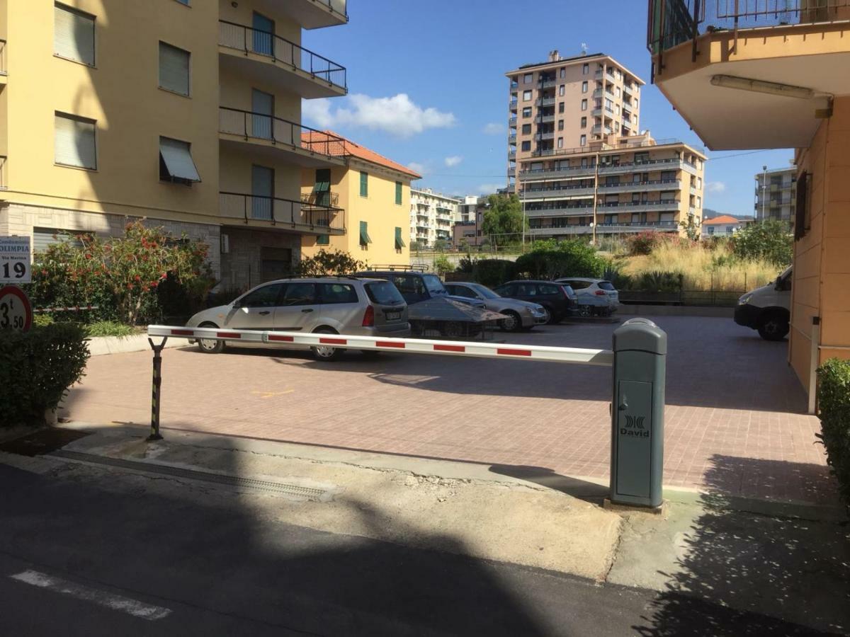 Appartement Olimpia à Arma di Taggia Extérieur photo